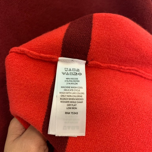 New Max Studio Color Block Sweater - Picture 3 of 7